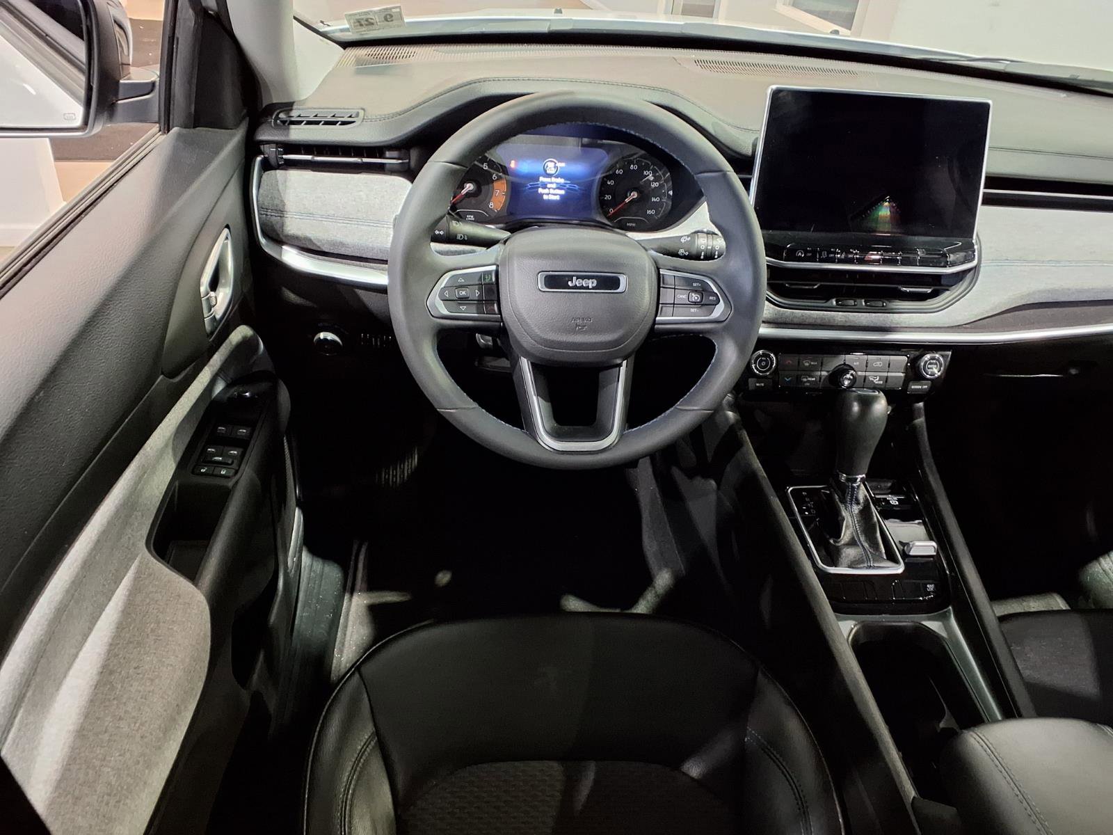 Used 2022 Jeep Compass Latitude AWD/4WD image 7