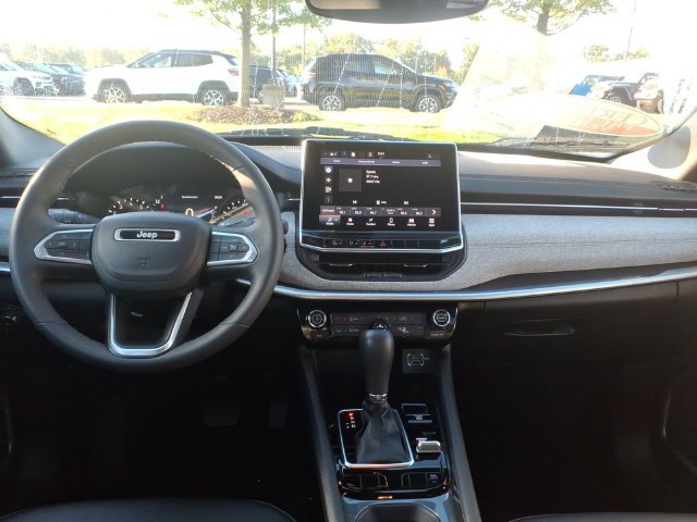 Certified 2023 Jeep Compass Latitude AWD/4WD image 11