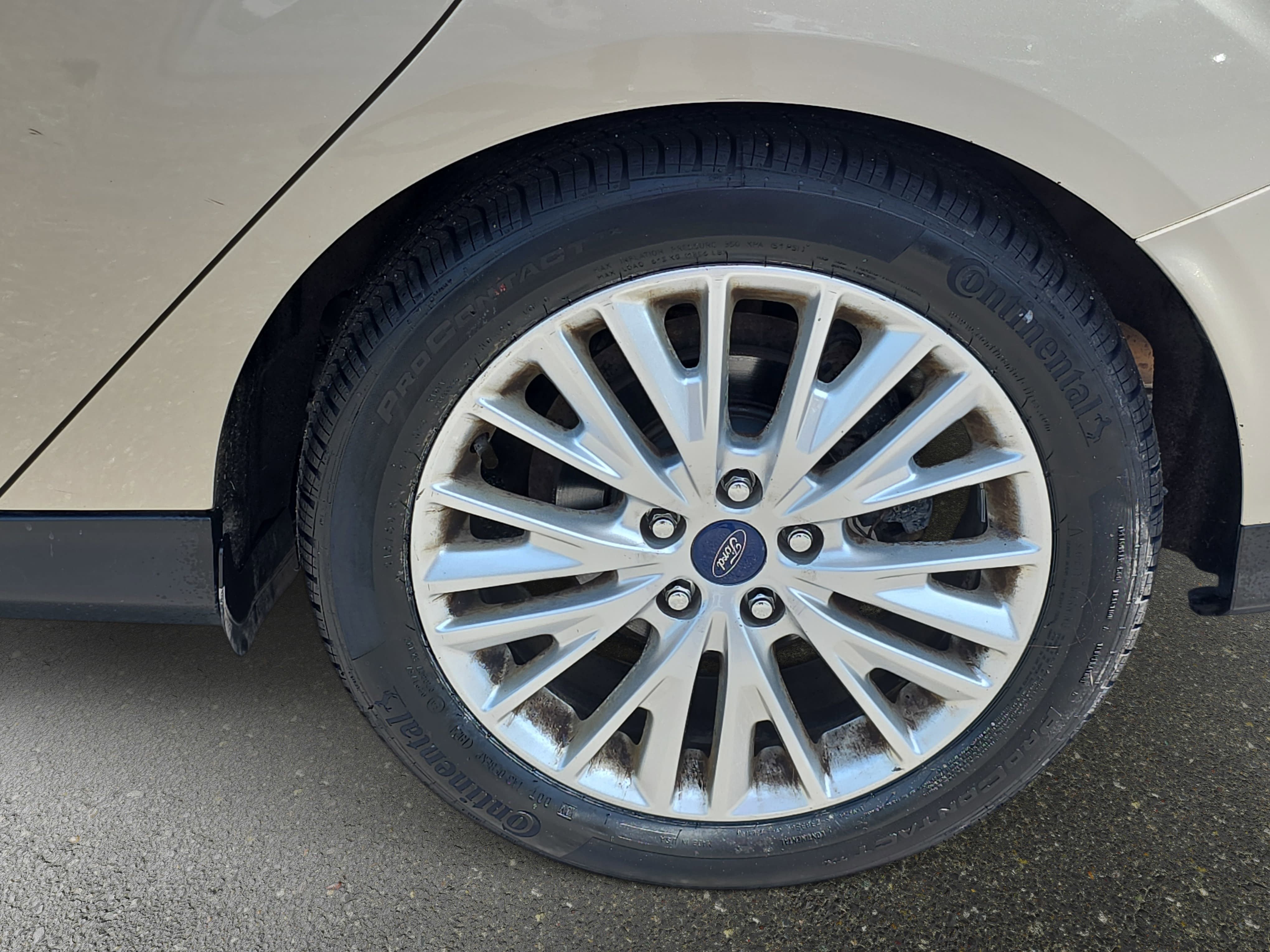 Used 2017 Ford Focus Titanium FWD image 32