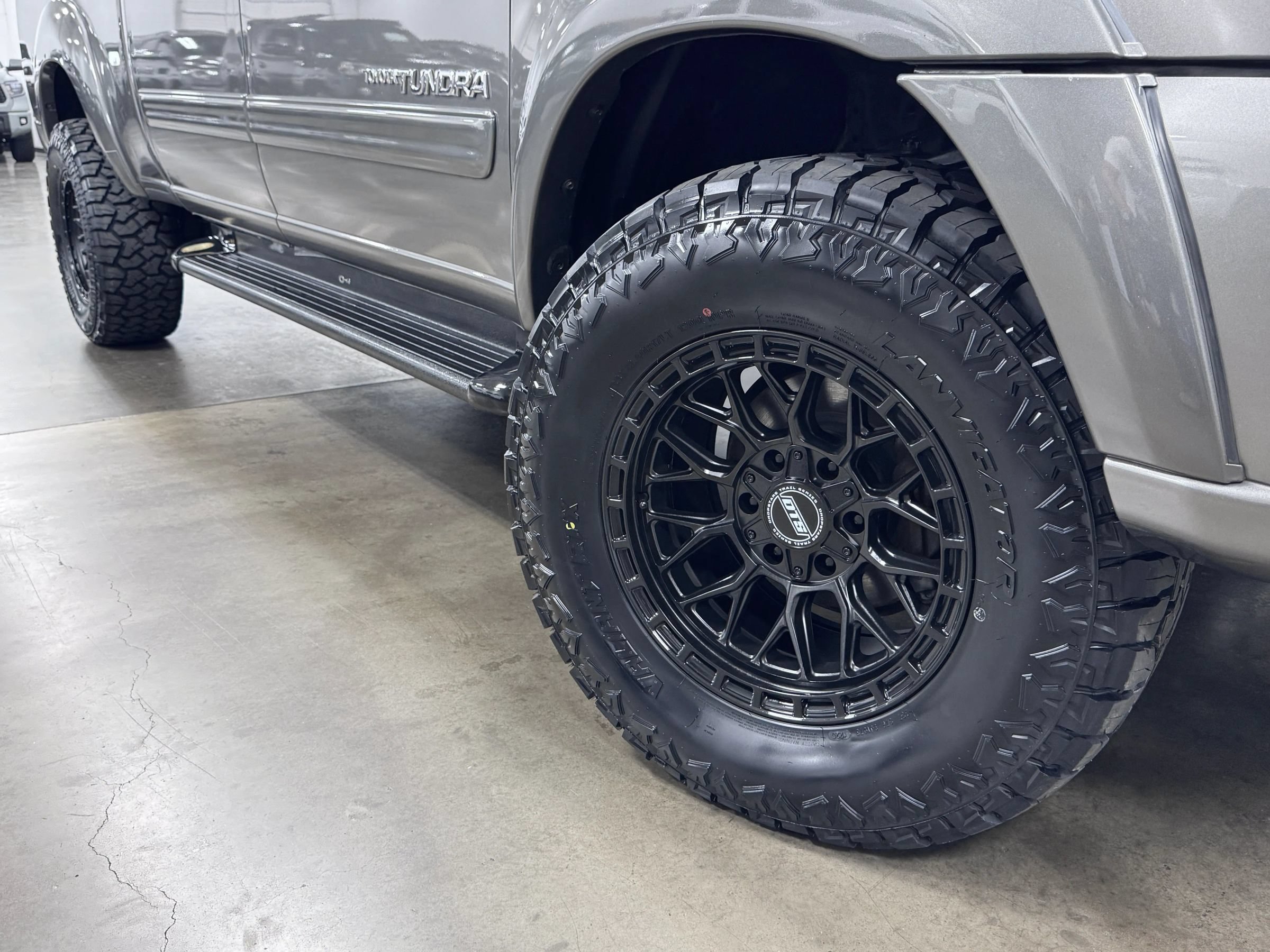 Used 2005 Toyota Tundra Limited AWD/4WD image 2