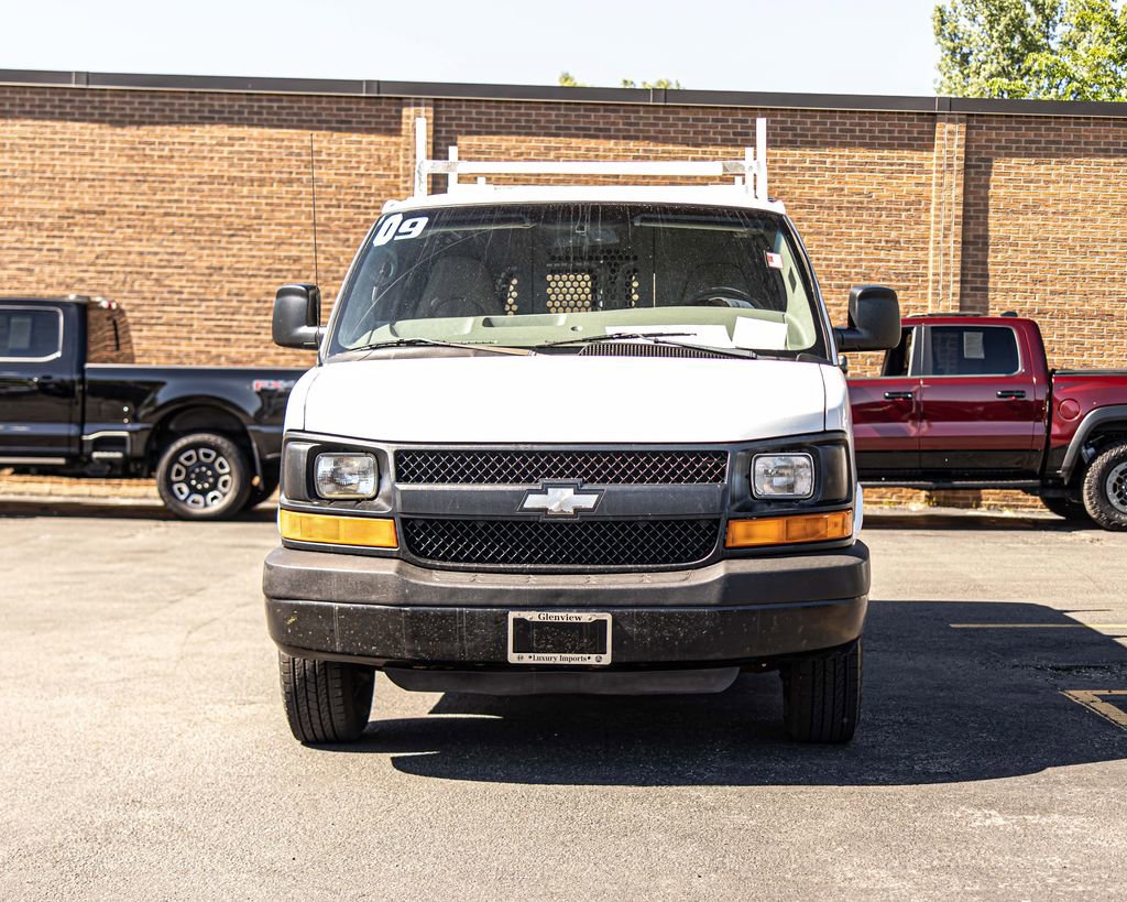 Used 2009 Chevrolet Express 2500 RWD image 2