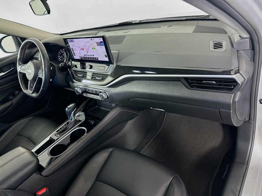 Used 2023 Nissan Altima 2.5 SR w/ SR Premium Package image 29