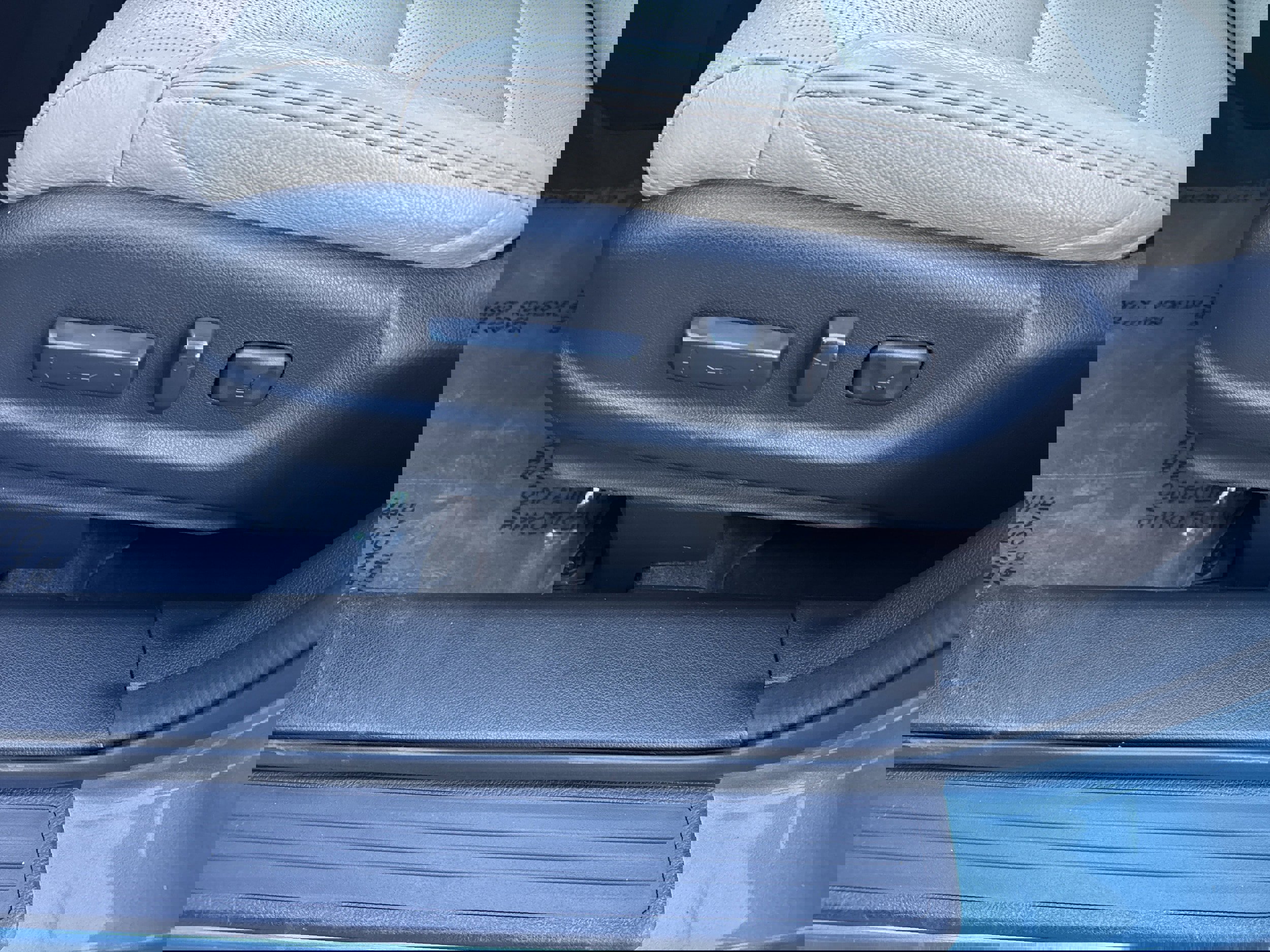 Used 2015 Honda CR-V EX-L image 6