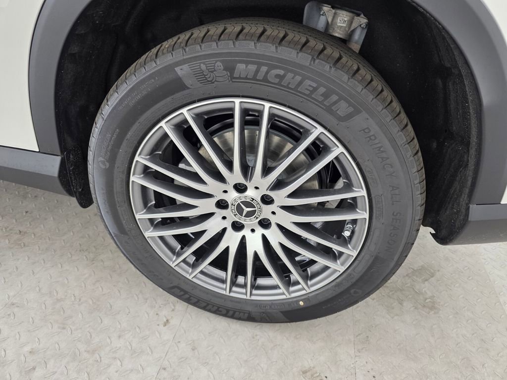 New 2026 Mercedes-Benz GLC 300 4MATIC image 12