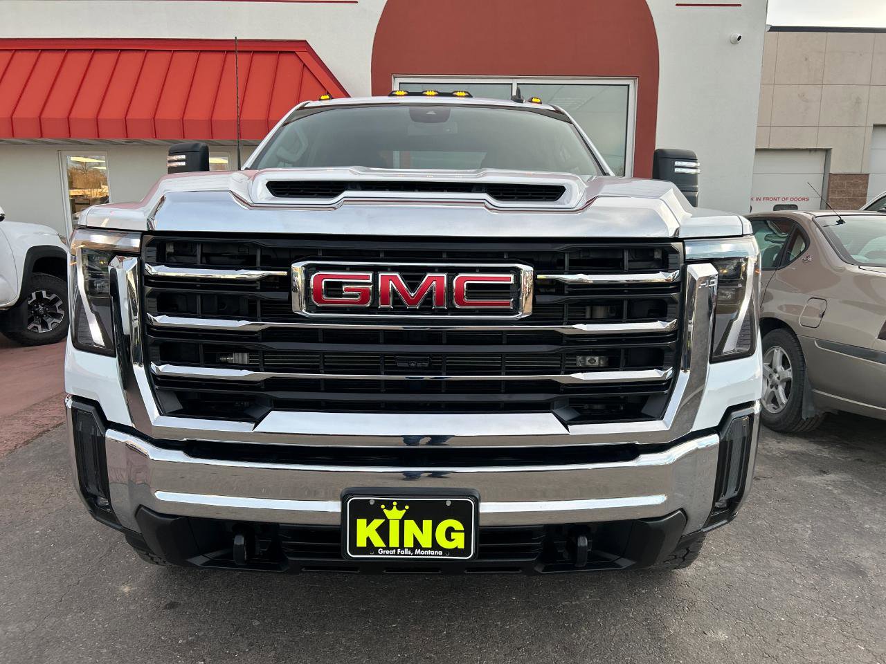 Used 2024 GMC Sierra 3500 SLE AWD/4WD image 3