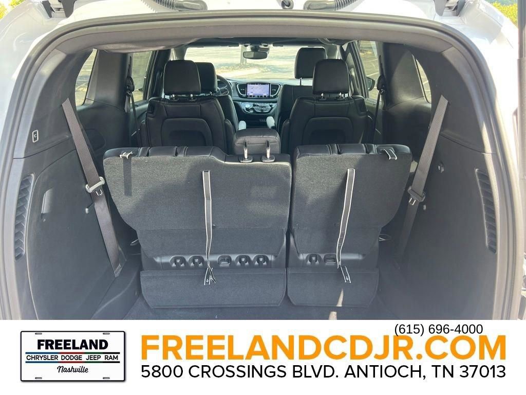 New 2025 Chrysler Pacifica Select image 10