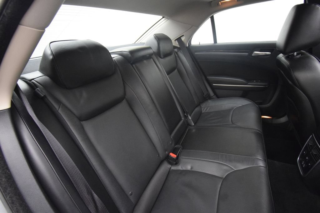 Used 2016 Chrysler 300 C AWD/4WD image 19