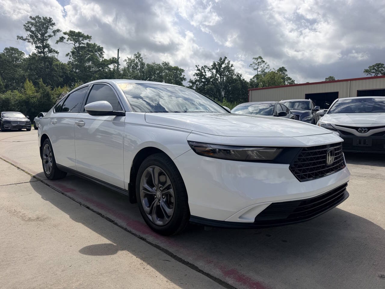 Used 2024 Honda Accord EX image 4
