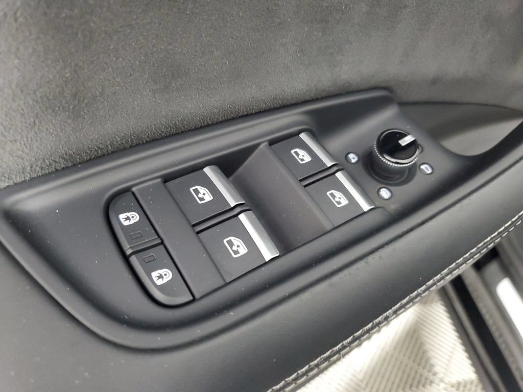 Used 2023 Audi SQ8 Premium Plus w/ SQ8 Luxury Package AWD/4WD image 19
