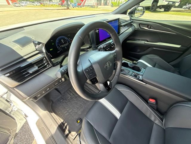Used 2025 Toyota Camry SE w/ Multimedia Upgrade Package FWD image 24