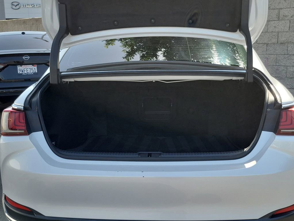 Used 2020 Lexus ES 300h w/ Accessory Package 2 FWD image 27