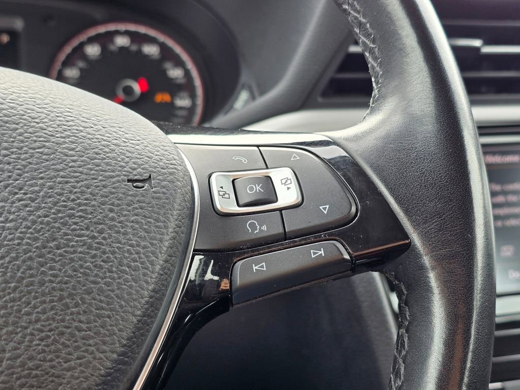 Used 2020 Volkswagen Passat 2.0T SE image 35