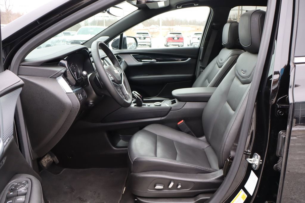 Used 2025 Cadillac XT5 Premium Luxury image 12