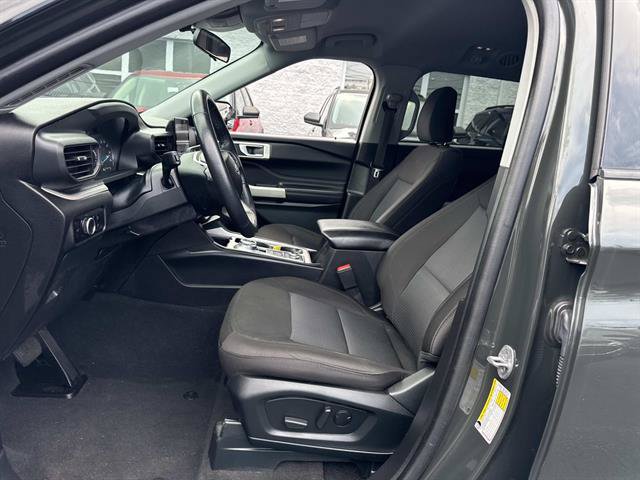 Used 2023 Ford Explorer XLT AWD/4WD image 26