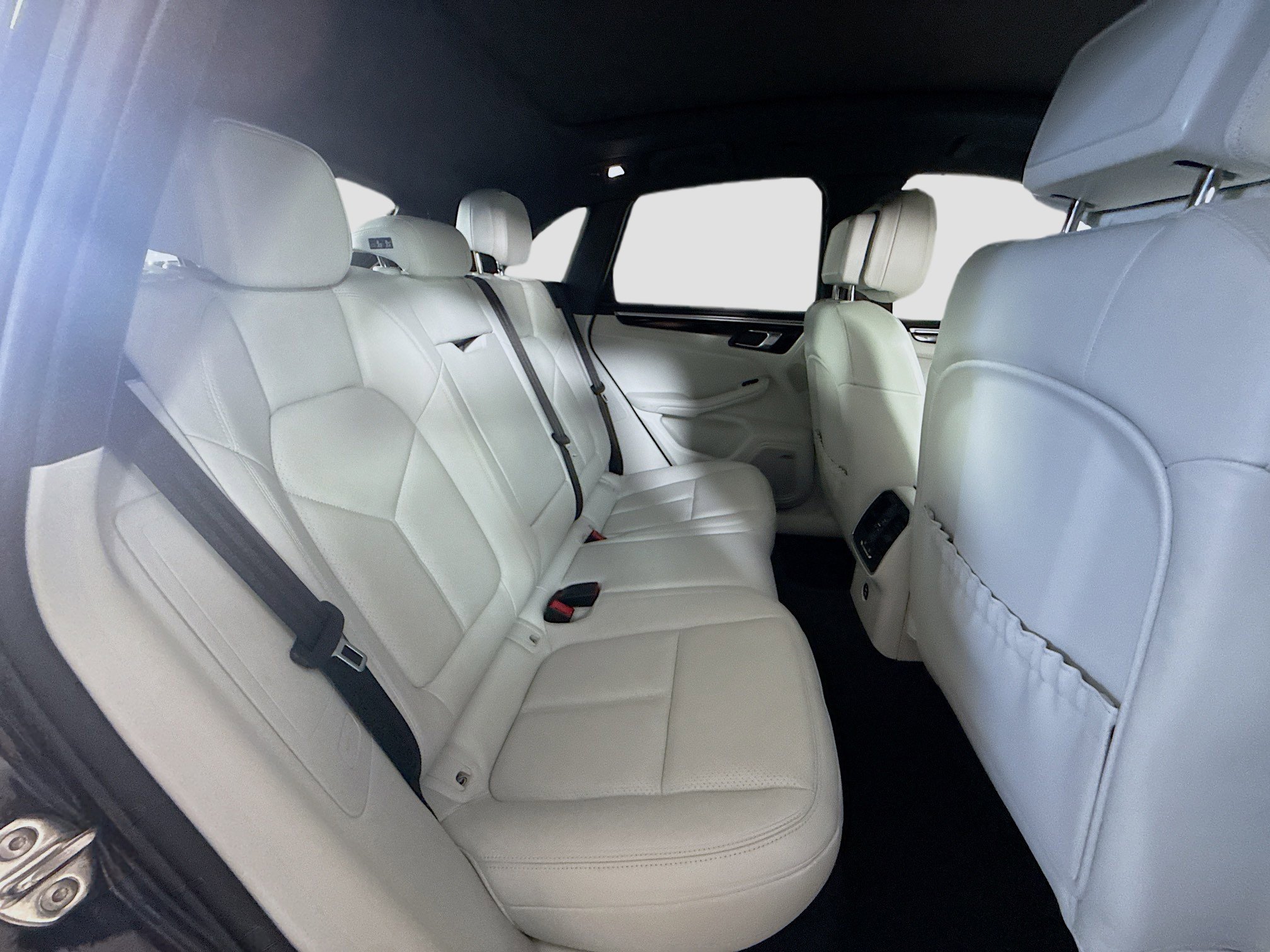 Used 2023 Porsche Macan S image 26