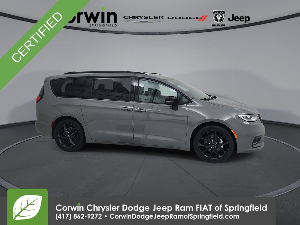 Certified 2025 Chrysler Pacifica Limited