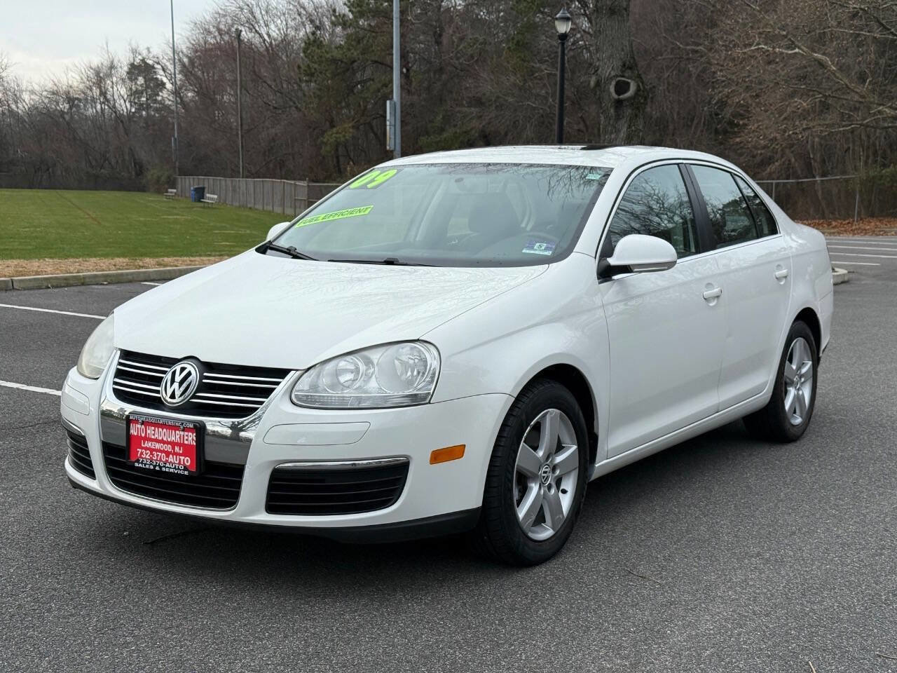 Used 2009 Volkswagen Jetta SE image 1