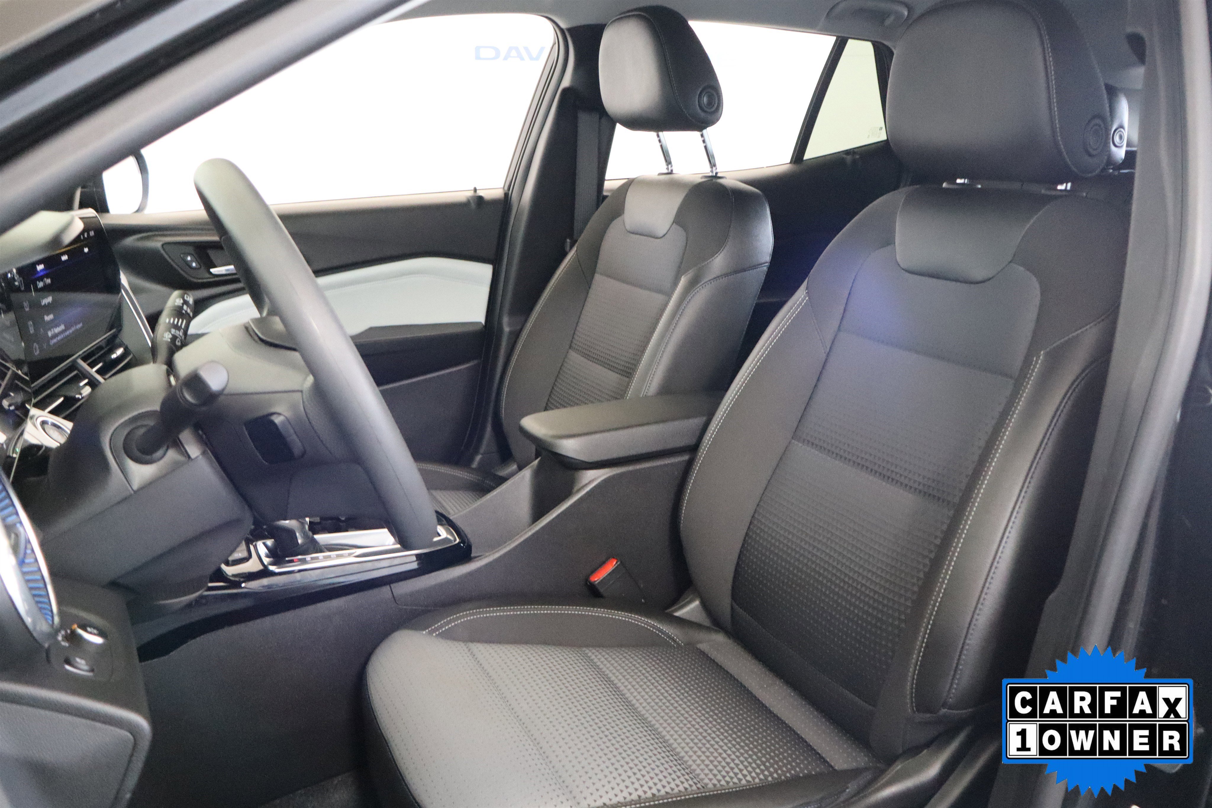 Used 2025 Chevrolet Trax LT image 22