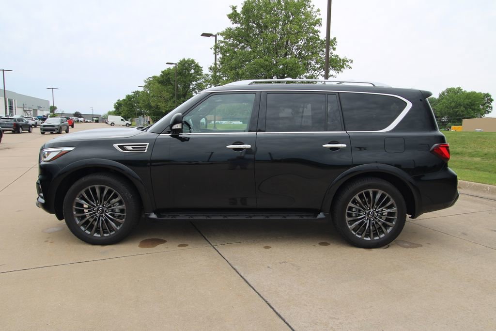 Used 2024 INFINITI QX80 Sensory AWD/4WD image 17