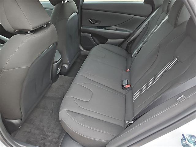 New 2025 Hyundai Elantra SEL image 13