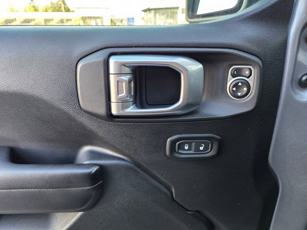 Used 2020 Jeep Wrangler Sport image 15