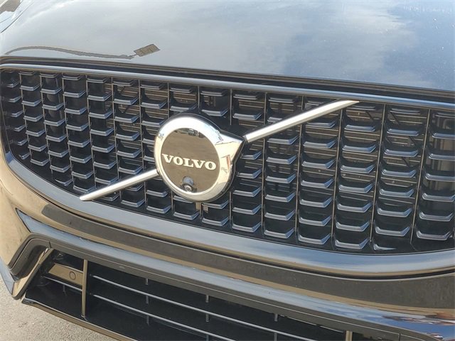 Used 2025 Volvo XC60 B5 Ultra w/ Protection Package Premier image 32