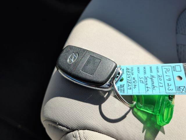 Used 2017 Hyundai Sonata SE FWD image 33