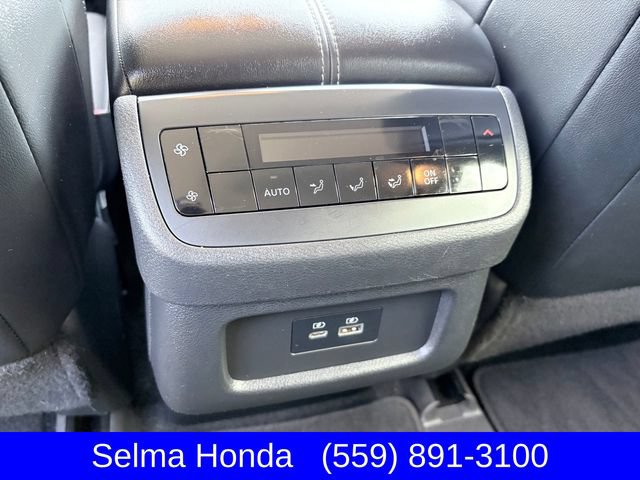 Used 2022 Nissan Pathfinder SL AWD/4WD image 10