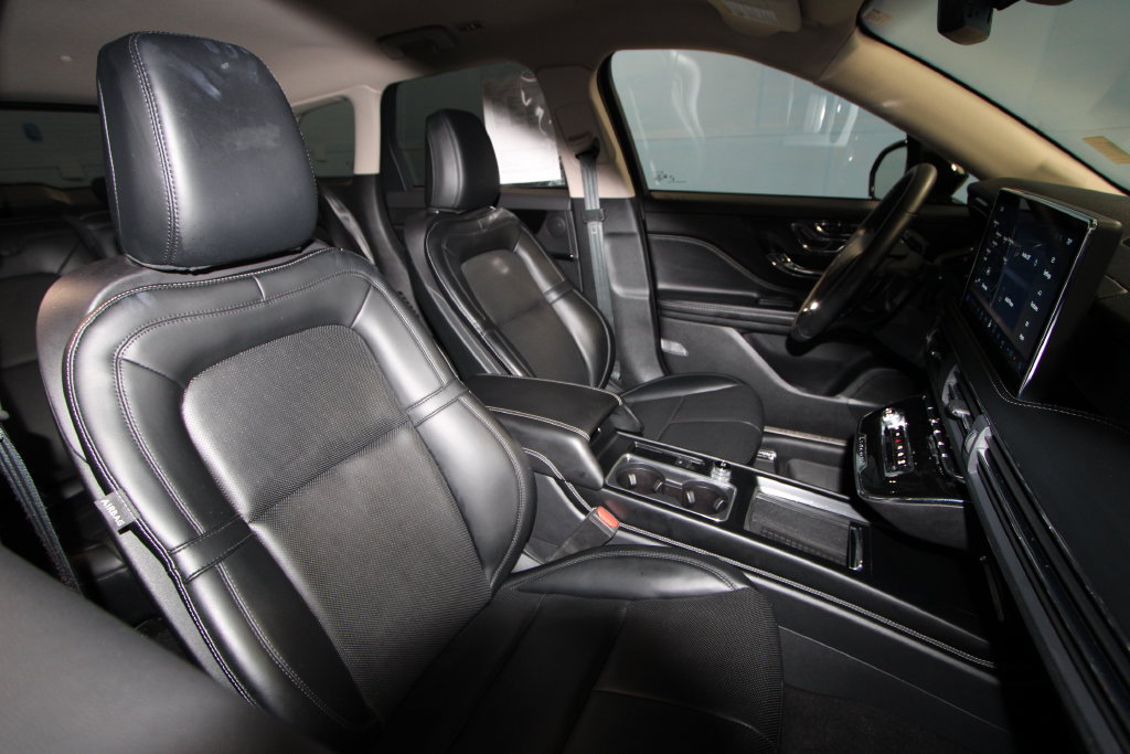 Used 2024 Lincoln Corsair AWD w/ Equipment Group 101A image 21