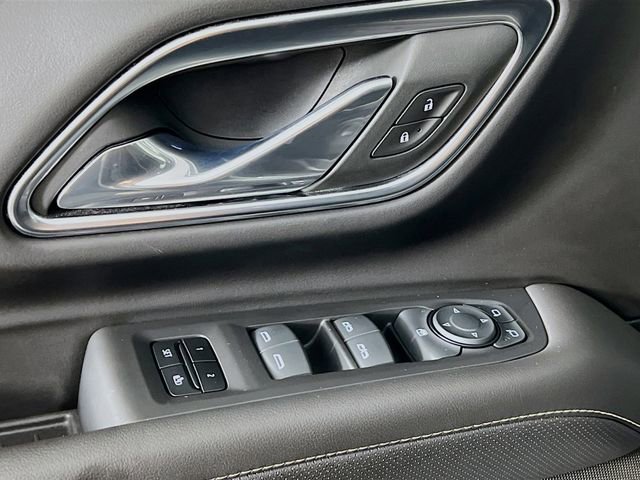 Used 2024 GMC Yukon SLT image 9