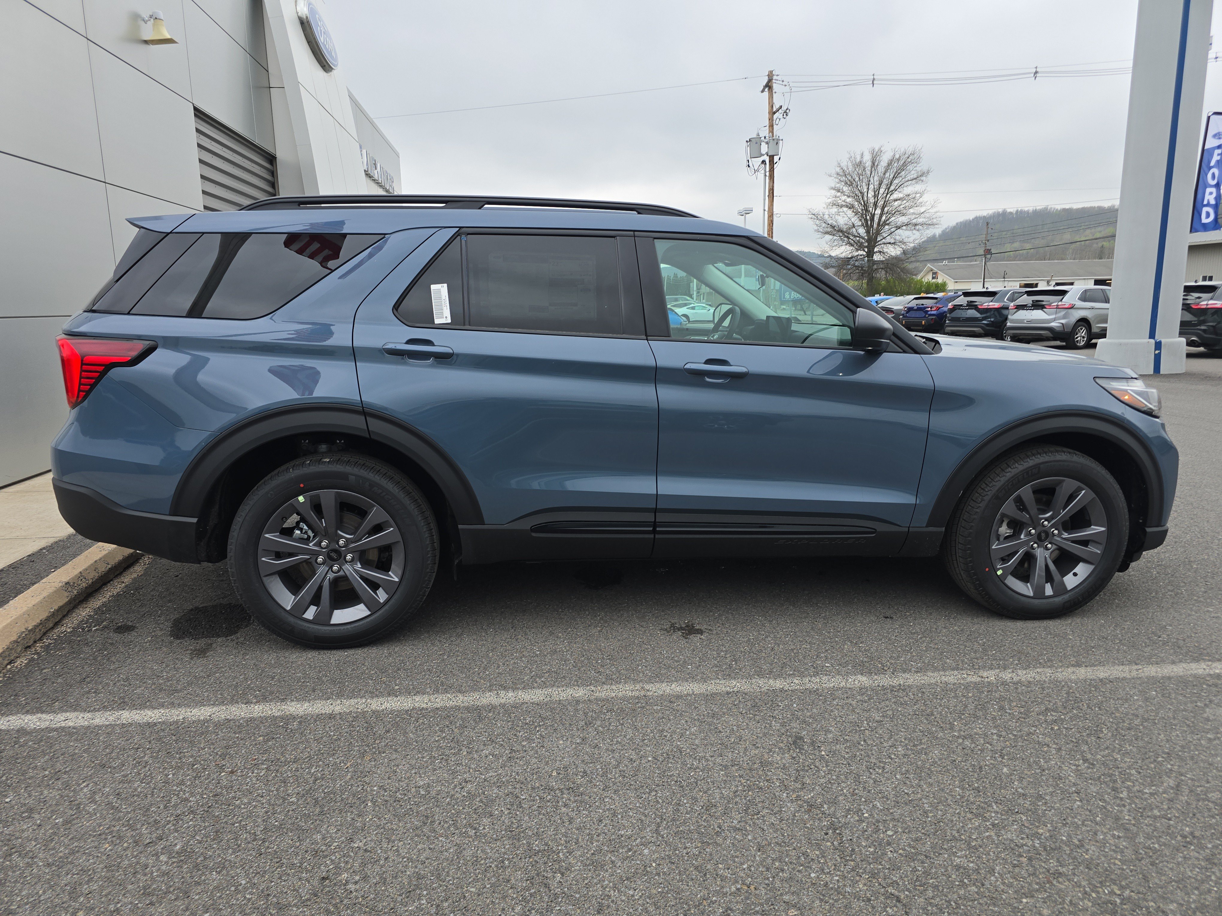 New 2026 Ford Explorer Active w/ Active Comfort Package AWD/4WD video 2