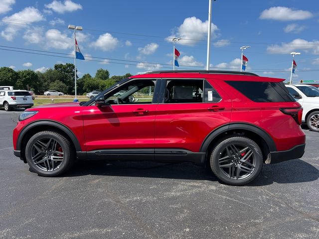 New 2026 Ford Explorer ST-Line w/ ST-Line Street Pack AWD/4WD image 4