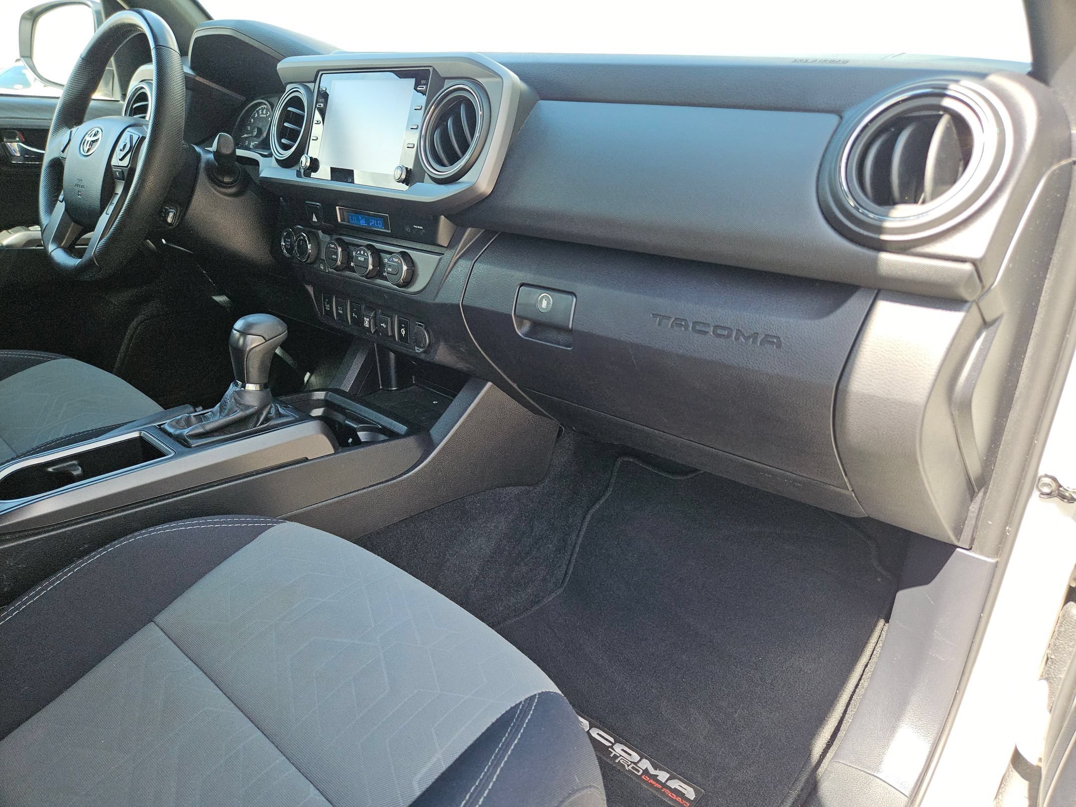 Used 2021 Toyota Tacoma TRD Off-Road w/ Technology Package AWD/4WD image 28