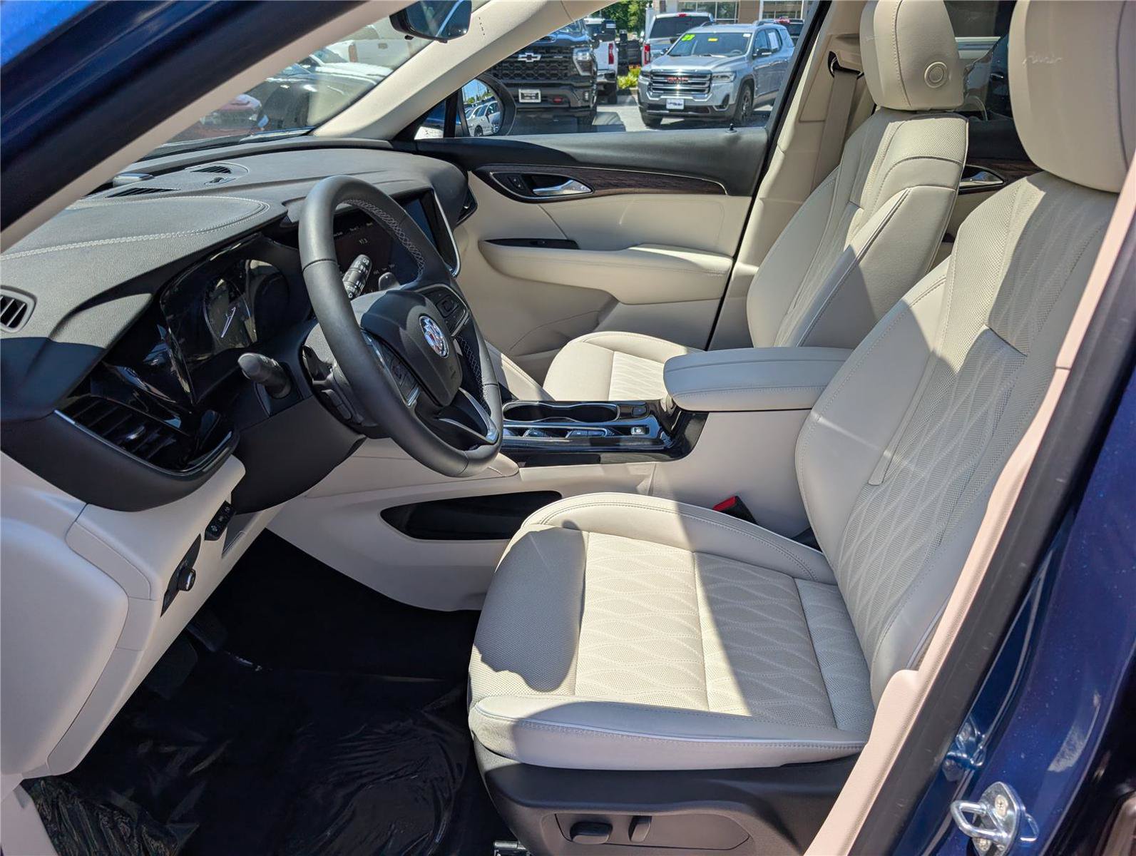 Used 2023 Buick Envision Avenir AWD/4WD image 18