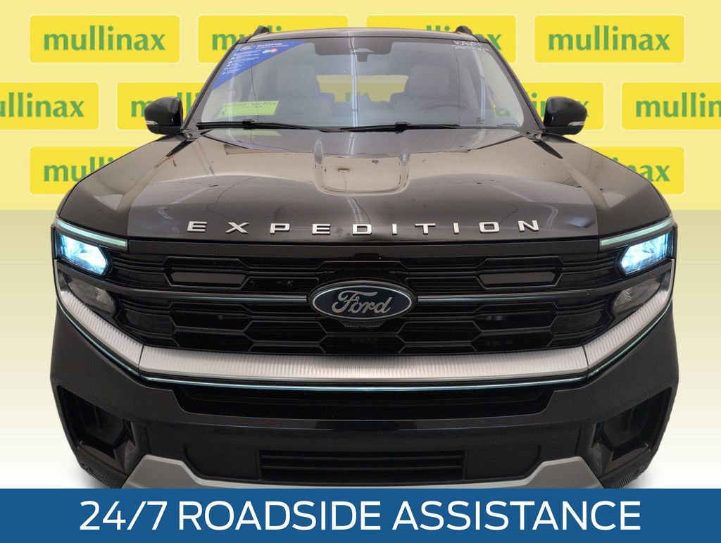 Used 2025 Ford Expedition Platinum AWD/4WD image 14