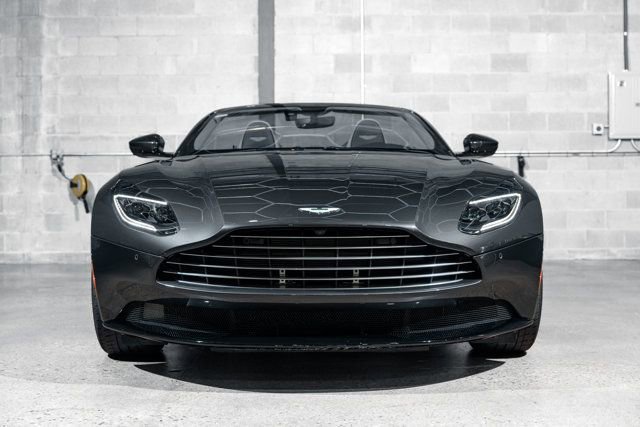Used 2019 Aston Martin DB11 Volante image 8