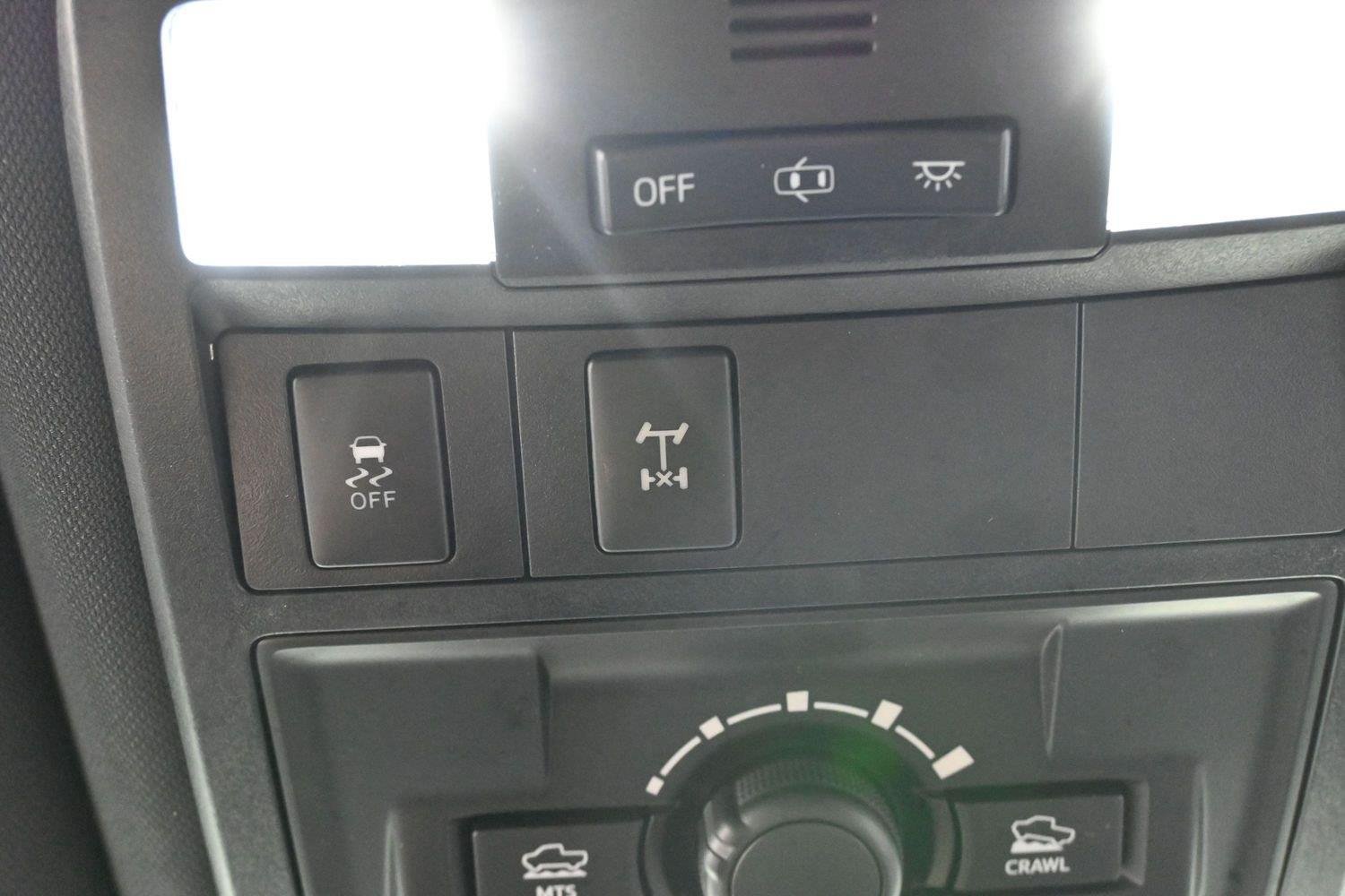 Used 2018 Toyota Tacoma TRD Off-Road AWD/4WD image 27