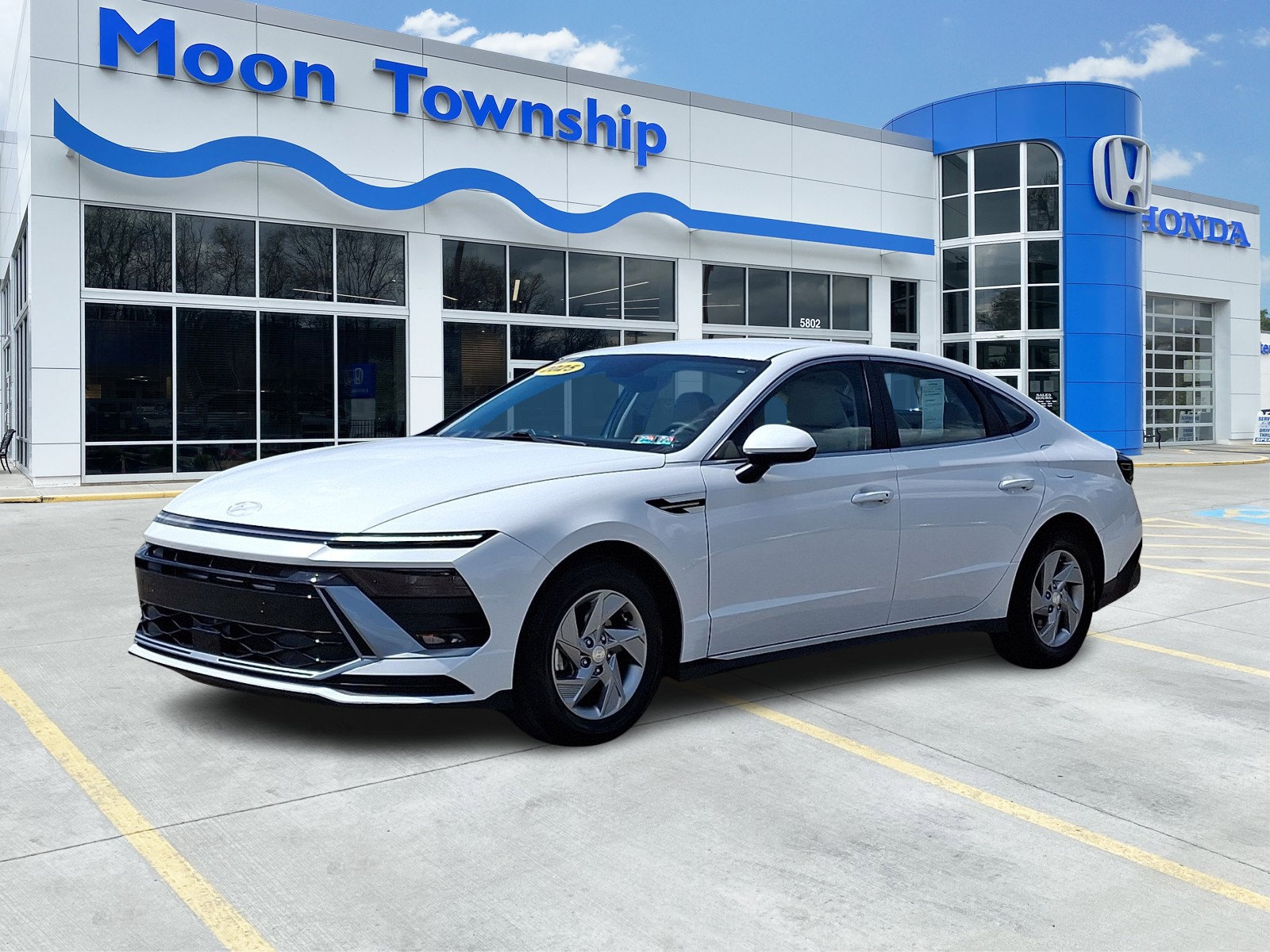 Used 2025 Hyundai Sonata SE image 3