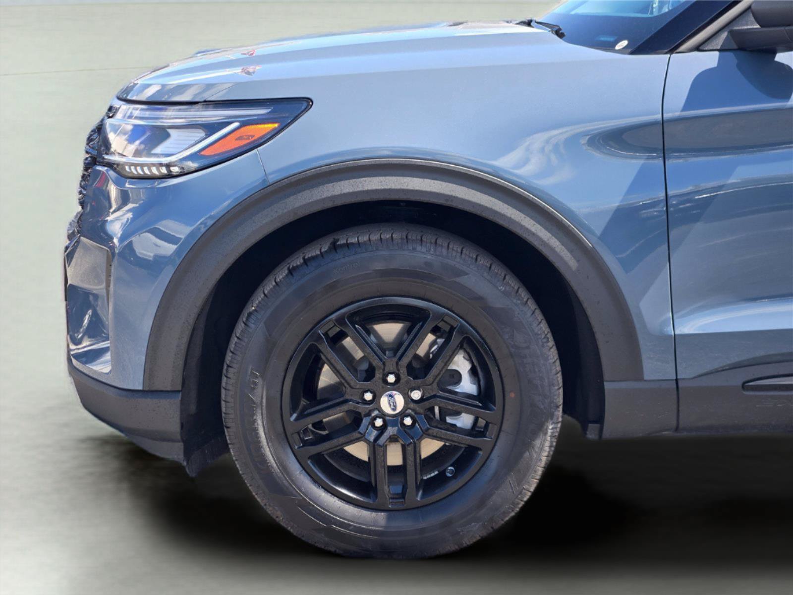 Used 2026 Ford Explorer Active RWD image 9