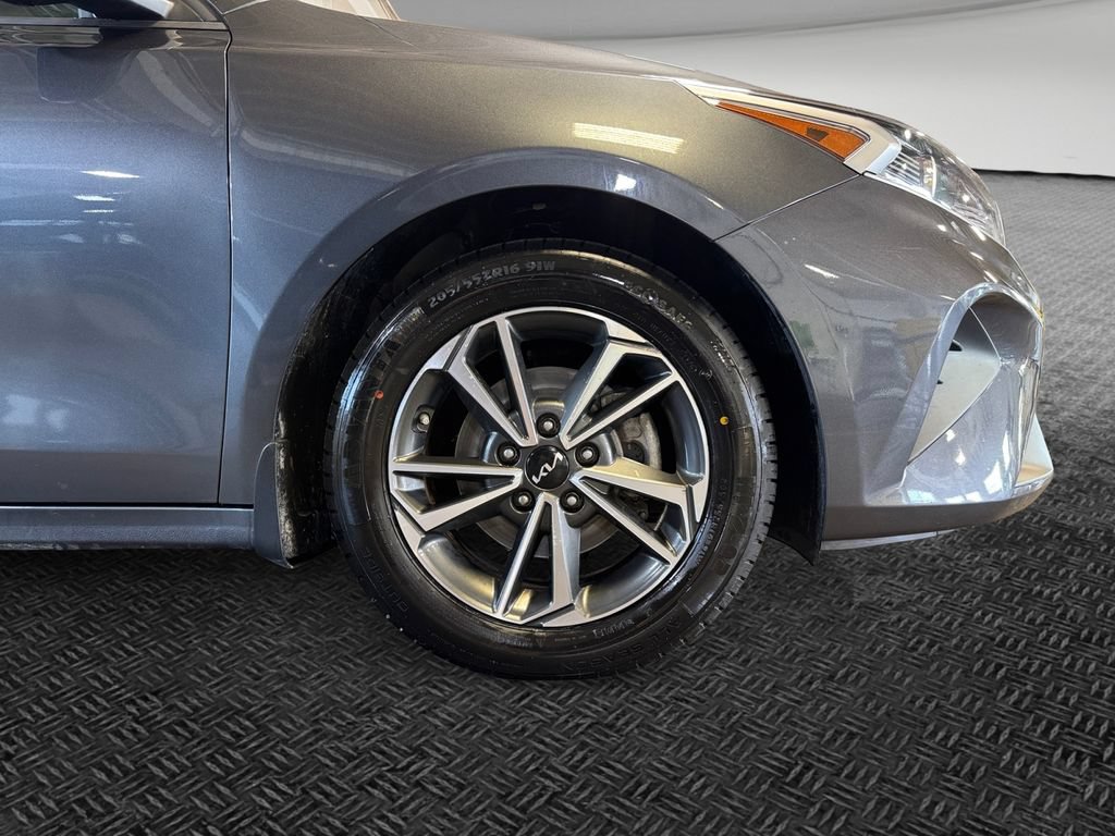 Certified 2024 Kia Forte LXS FWD image 11
