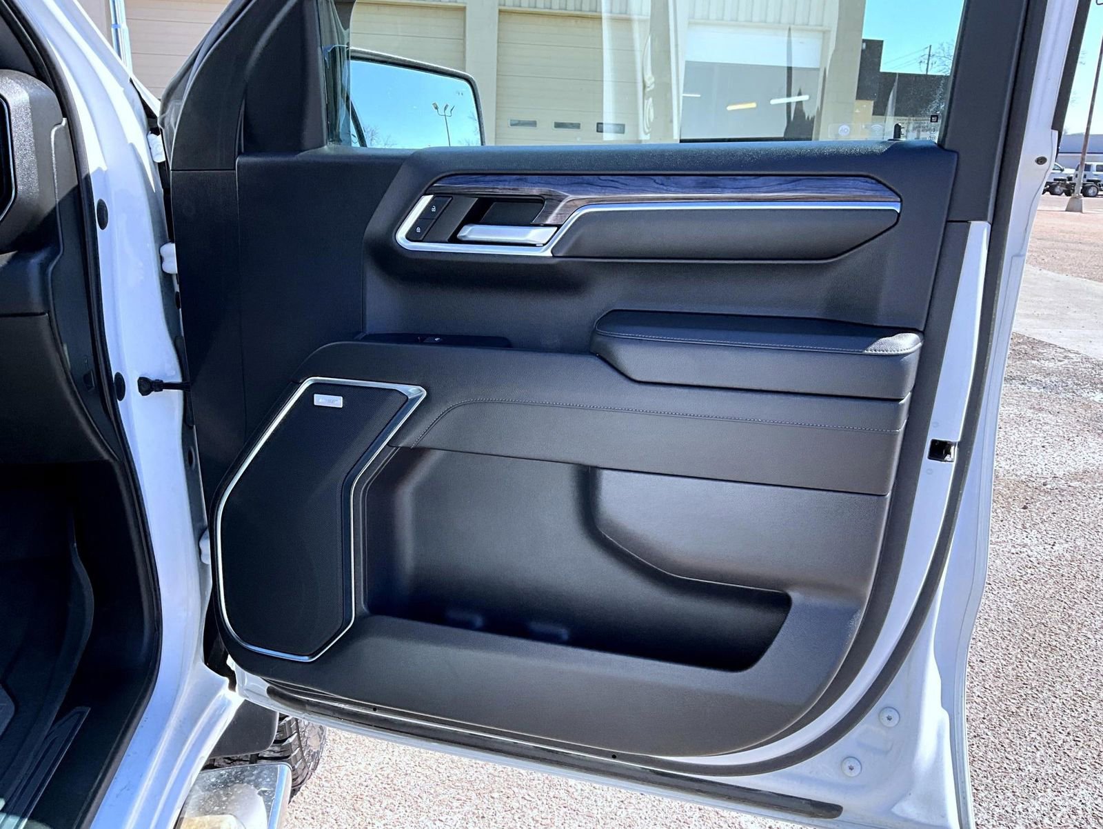 Used 2022 Chevrolet Silverado 1500 LTZ image 17