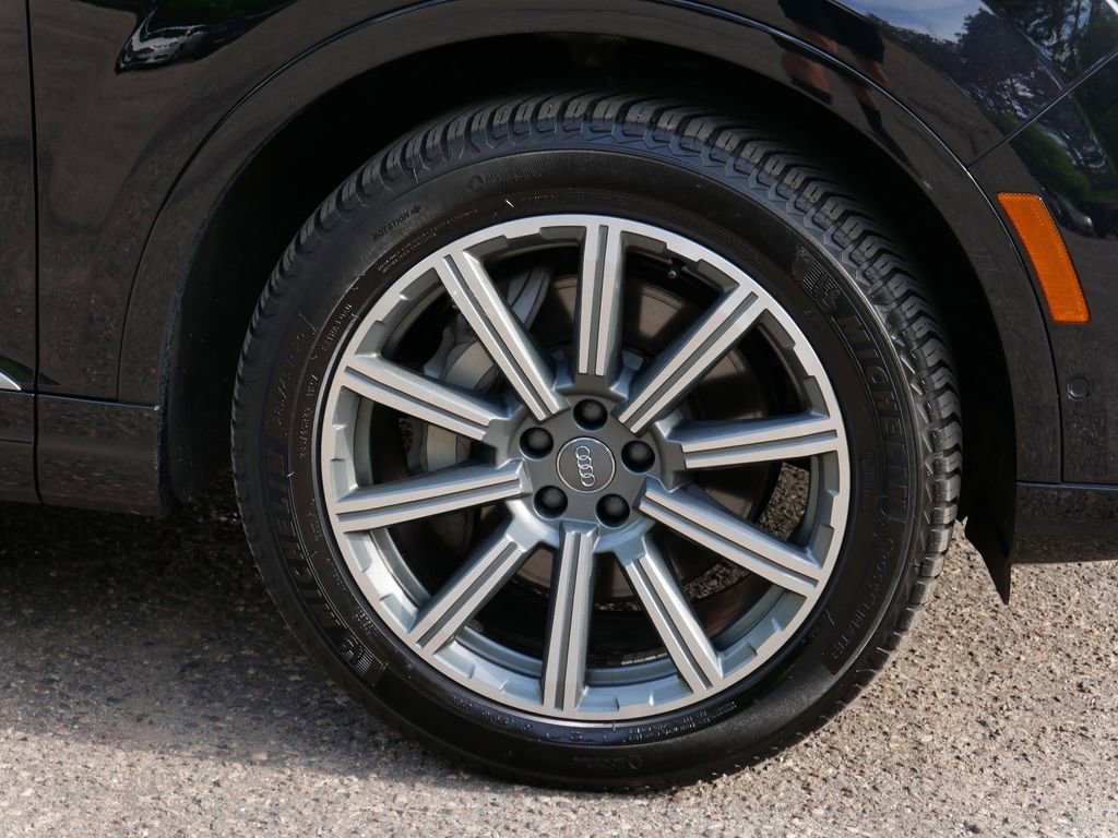 Used 2019 Audi Q7 3.0T Premium Plus AWD/4WD image 7