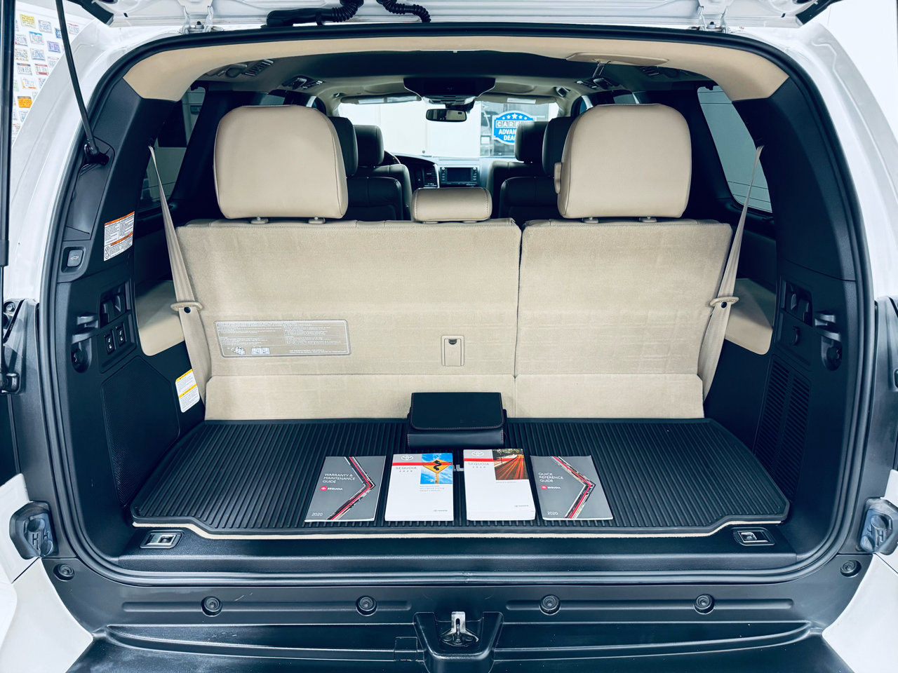 Used 2020 Toyota Sequoia Platinum image 28