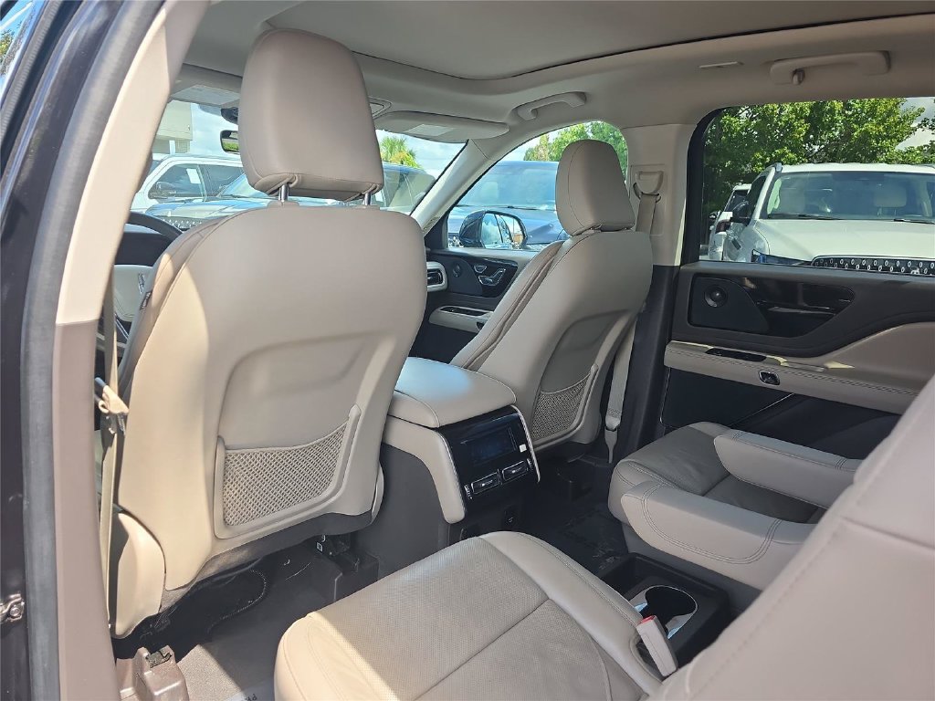 Certified 2022 Lincoln Aviator Reserve w/ Equipment Group 201A RWD image 16