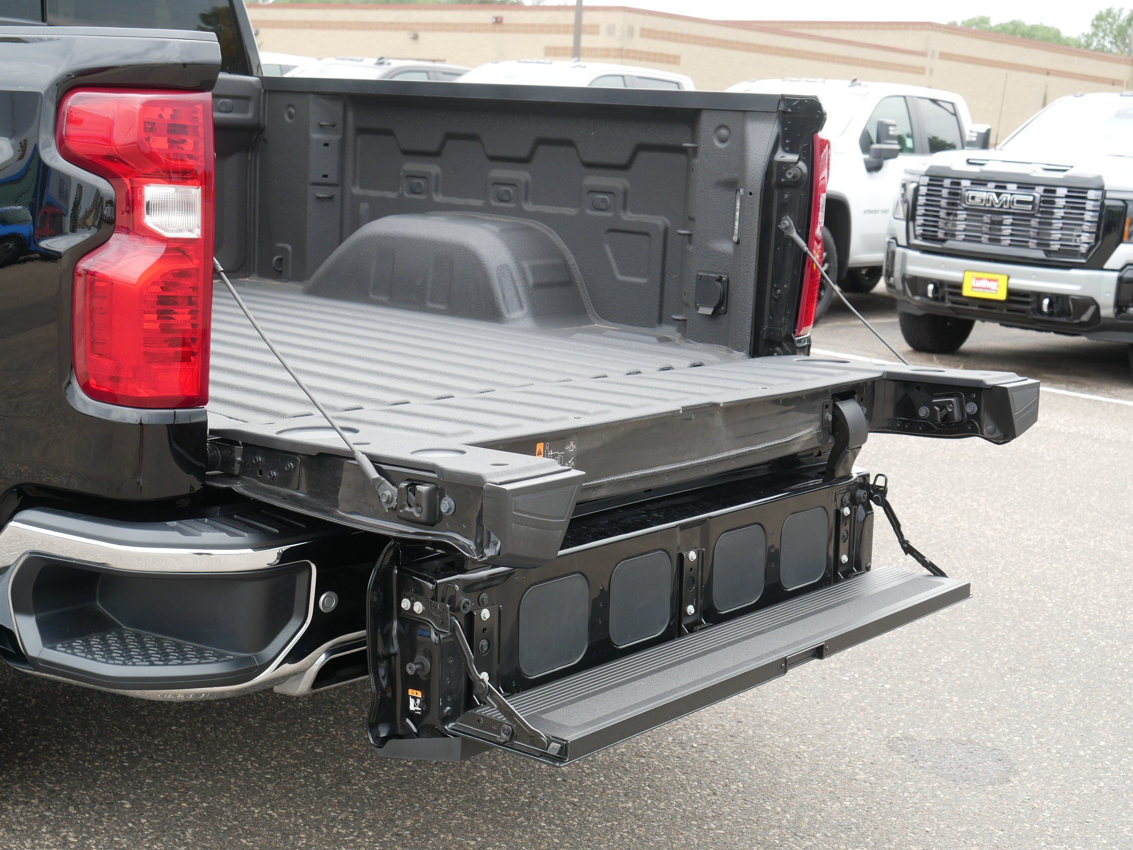 Certified 2026 Chevrolet Silverado 1500 LT AWD/4WD image 18