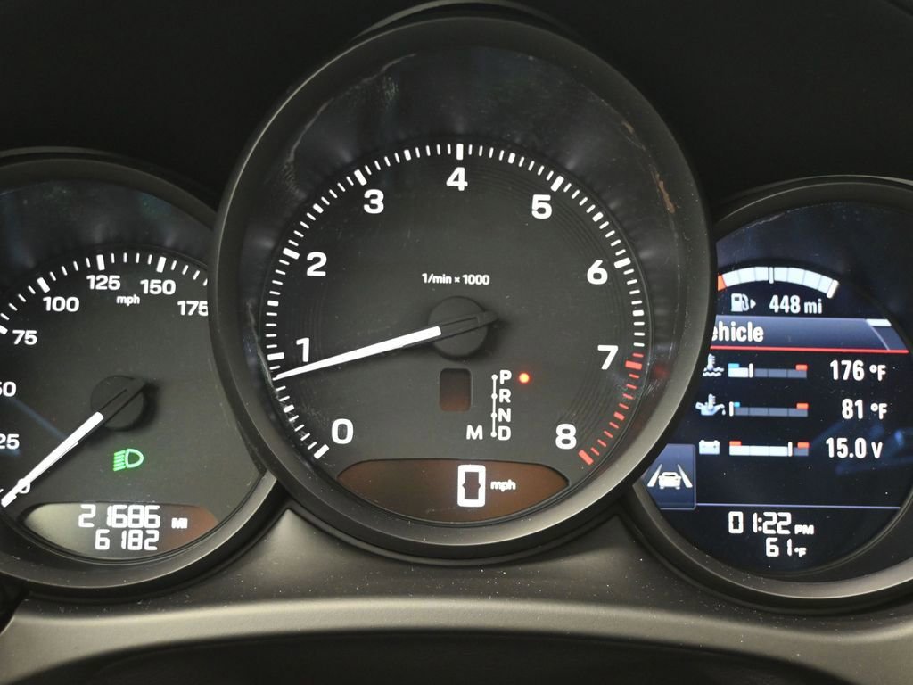 Used 2025 Porsche Macan AWD/4WD image 15