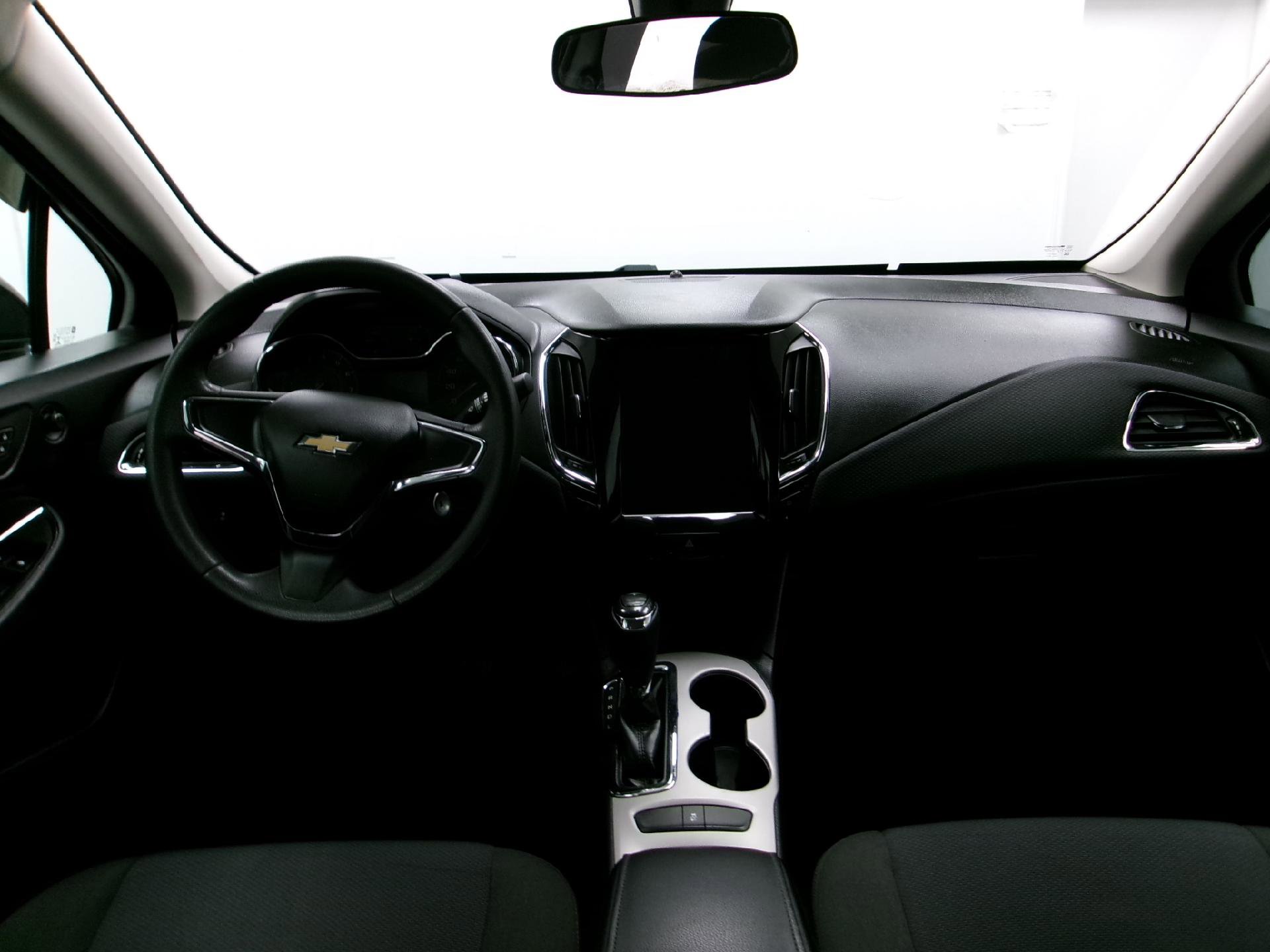 Used 2018 Chevrolet Cruze LS image 10