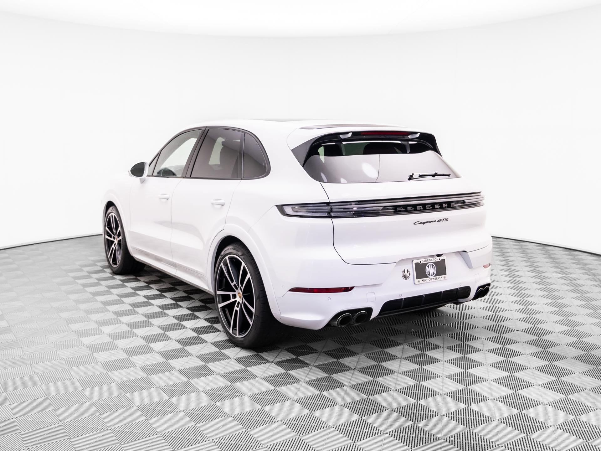 Certified 2025 Porsche Cayenne GTS AWD/4WD image 3