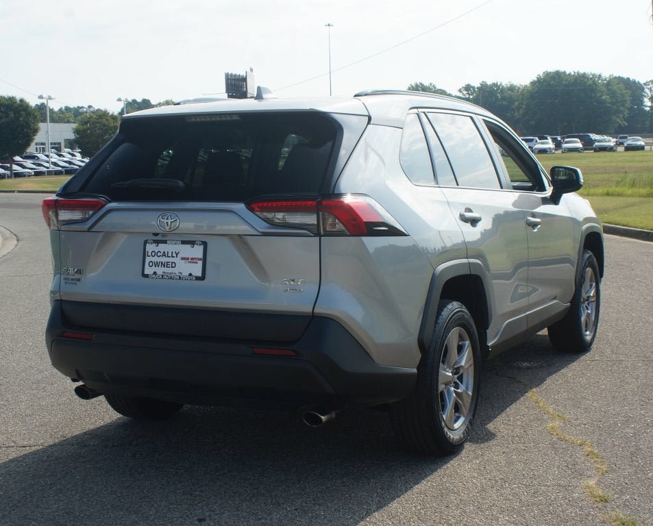 Used 2025 Toyota RAV4 XLE AWD/4WD image 19