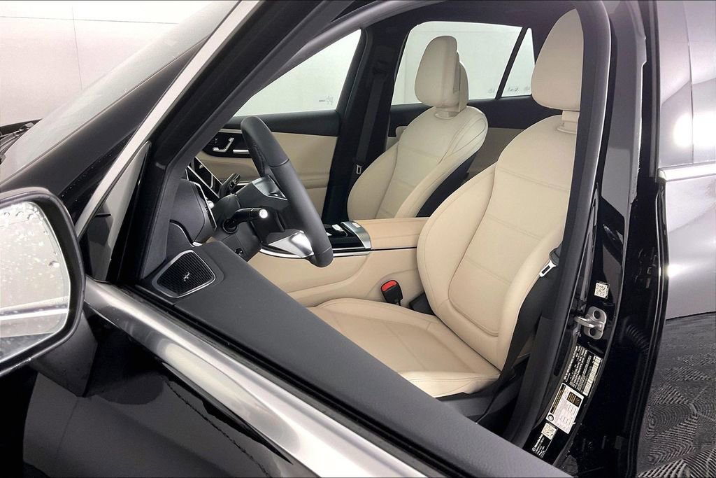 Used 2026 Mercedes-Benz GLC 300 4MATIC image 9